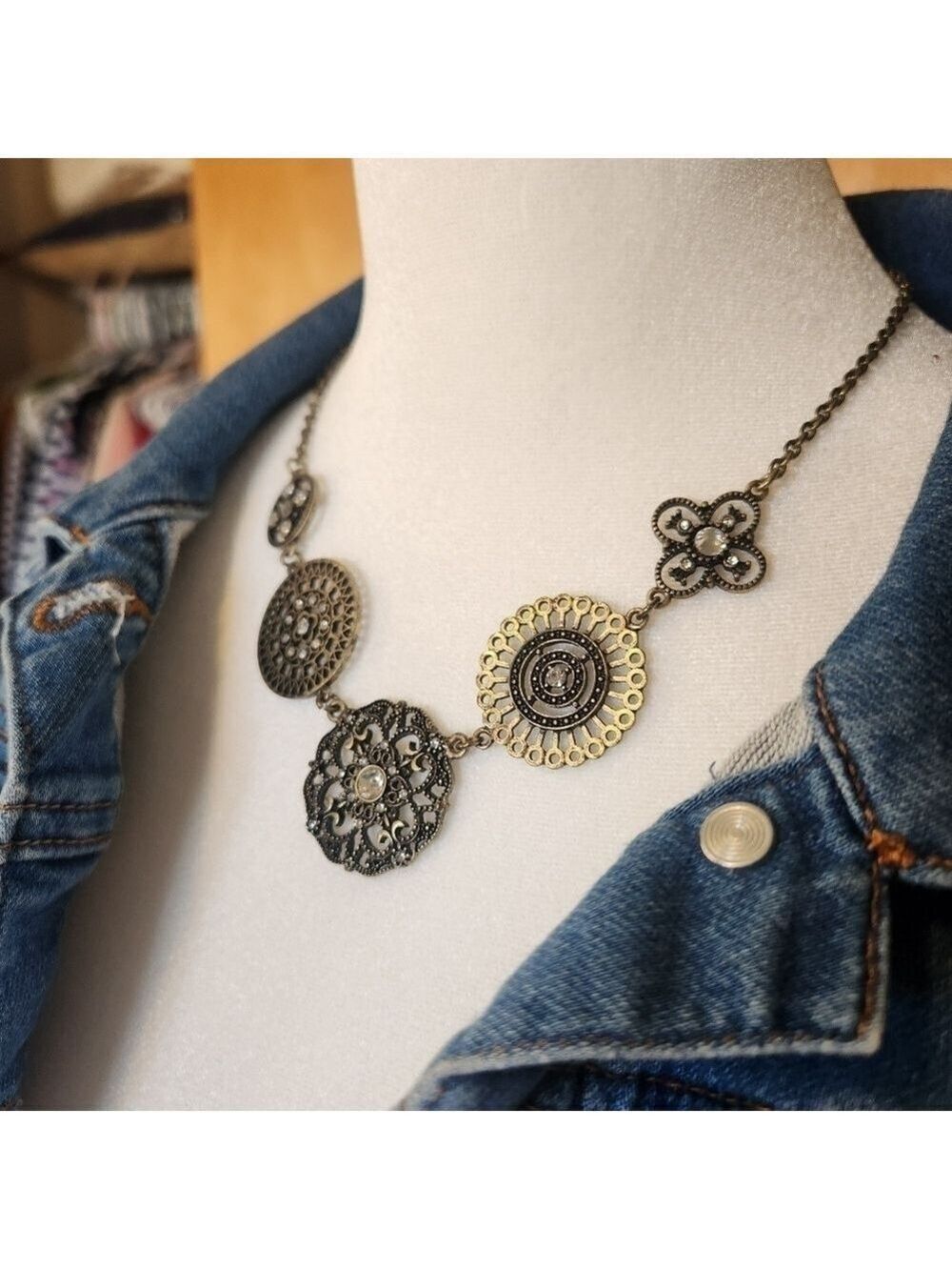MEDALLION NECKLACE WITH RHINESTONES - EUC
